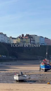 POV: the sun comes out in Pembrokeshire and suddenly everyone ends up in Tenby ☀️

A slow afternoon of harbour walks, ice creams, sandy shoes and sweet shop stops 🍦🌊🍭

📍Lunch at Ronni’z Lounge
📍Ice cream at The Sinking Ship
📍Tenby Harbour
📍Lollies sweet shop

Honestly… simple family days like this are hard to beat.

@ronniztenby @lolliestraditionalsweet