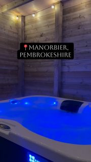 Hot tub weekend, anyone? ✨

Cherry Tree and Fig Tree are both available from Friday for a 2 or 3 night last-minute break with brand new private hot tubs just added to both cottages.

A couple of nights away, coastal air, cosy cottage charm, and your own hot tub to sink into after a day exploring. 

Book direct via our website.