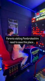 Adding this to your Tenby itinerary? 👆

🎮 NEW IN TENBY 🎮

We took our visiting niece and nephew from Sheffield to try out the brand new Continue Arcade in Tenby yesterday… and honestly, they didn’t want to leave 😅

Sophie (10) said:
“It was amazing and we’ll definitely go back again.”

From retro classics and racing games to air hockey, shooters and loads more, it’s one of those places that keeps both kids and grown-ups entertained.

Perfect for a rainy day, an evening activity, or just a break from the beach.

Have you been yet? Let us know what game you’d head straight for 👇

📍 Tenby
🎮 Unlimited play
🍿 Unlimited popcorn
🥤 Frozen drinks available